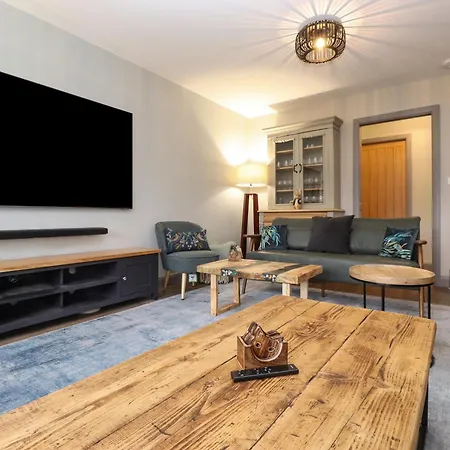 Holiday home Garth Hill House