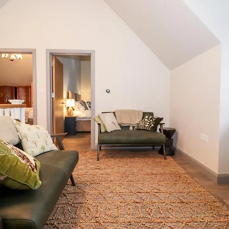 Garth Hill House Holiday home *